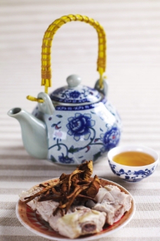 茶树菇炖排骨图片